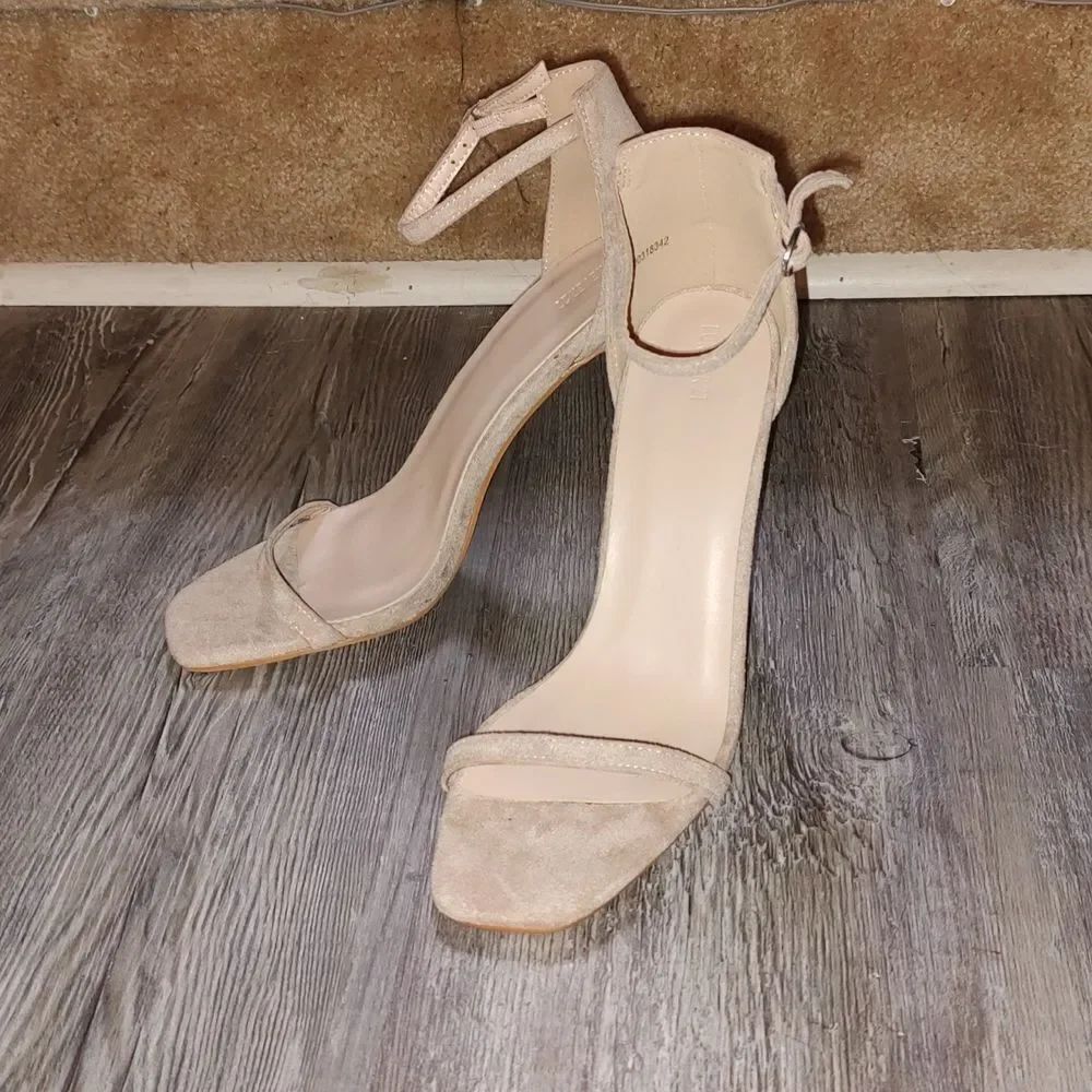 Forever 21 tan heels Sz 8.5
